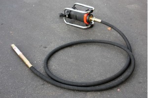 1100W Electric Concrete Vibrator w/ 14-3/4 Ft Poker to Remove Air Bubbles Level